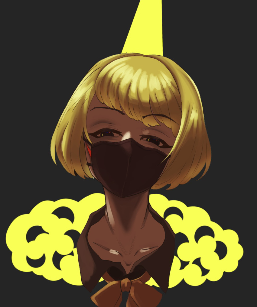 1girl, bangs, black_eyes, blonde_hair, brown_collar, collar, covered_mouth, cropped_shoulders, dark, grey_background, highres, hokokara, horns, magia_record:_mahou_shoujo_madoka_magica_gaiden, mahou_shoujo_madoka_magica, mask, mouth_mask, neck_ribbon, portrait, ribbon, short_hair, single_horn, solo, swept_bangs, yellow_ribbon, yumeno_yusa