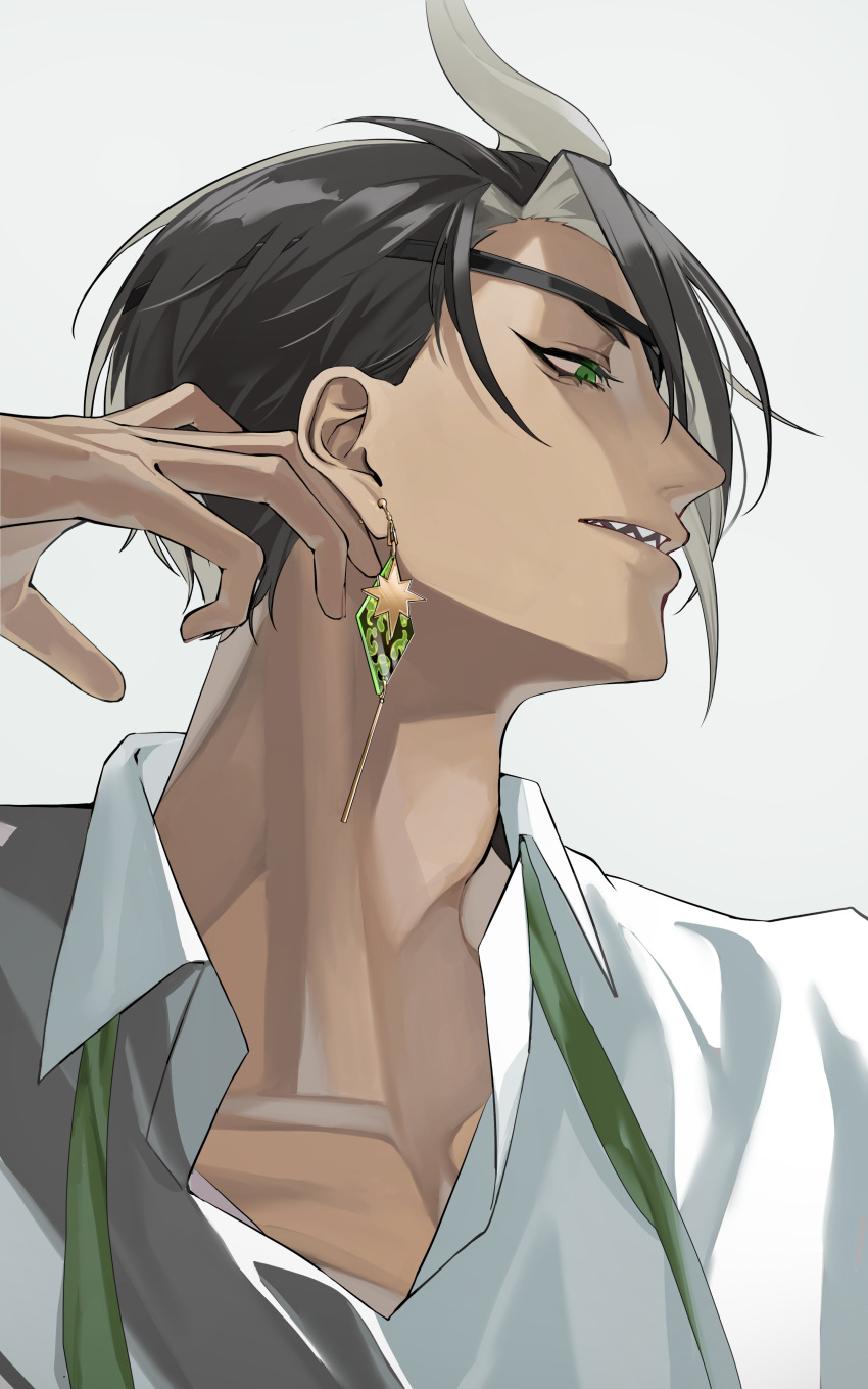1boy, absurdres, adam's_apple, aragami_oga, black_hair, collared_shirt, dangle_earrings, dark-skinned_male, dark_skin, diamond_earrings, earrings, eyepatch, green_eyes, green_necktie, hair_over_one_eye, hand_up, highres, holostars, horns, jewelry, looking_to_the_side, male_focus, naizou_bug, necktie, open_collar, parted_lips, profile, sharp_teeth, shirt, short_hair, simple_background, single_horn, solo, teeth, undone_necktie, upper_body, virtual_youtuber, white_background, white_shirt