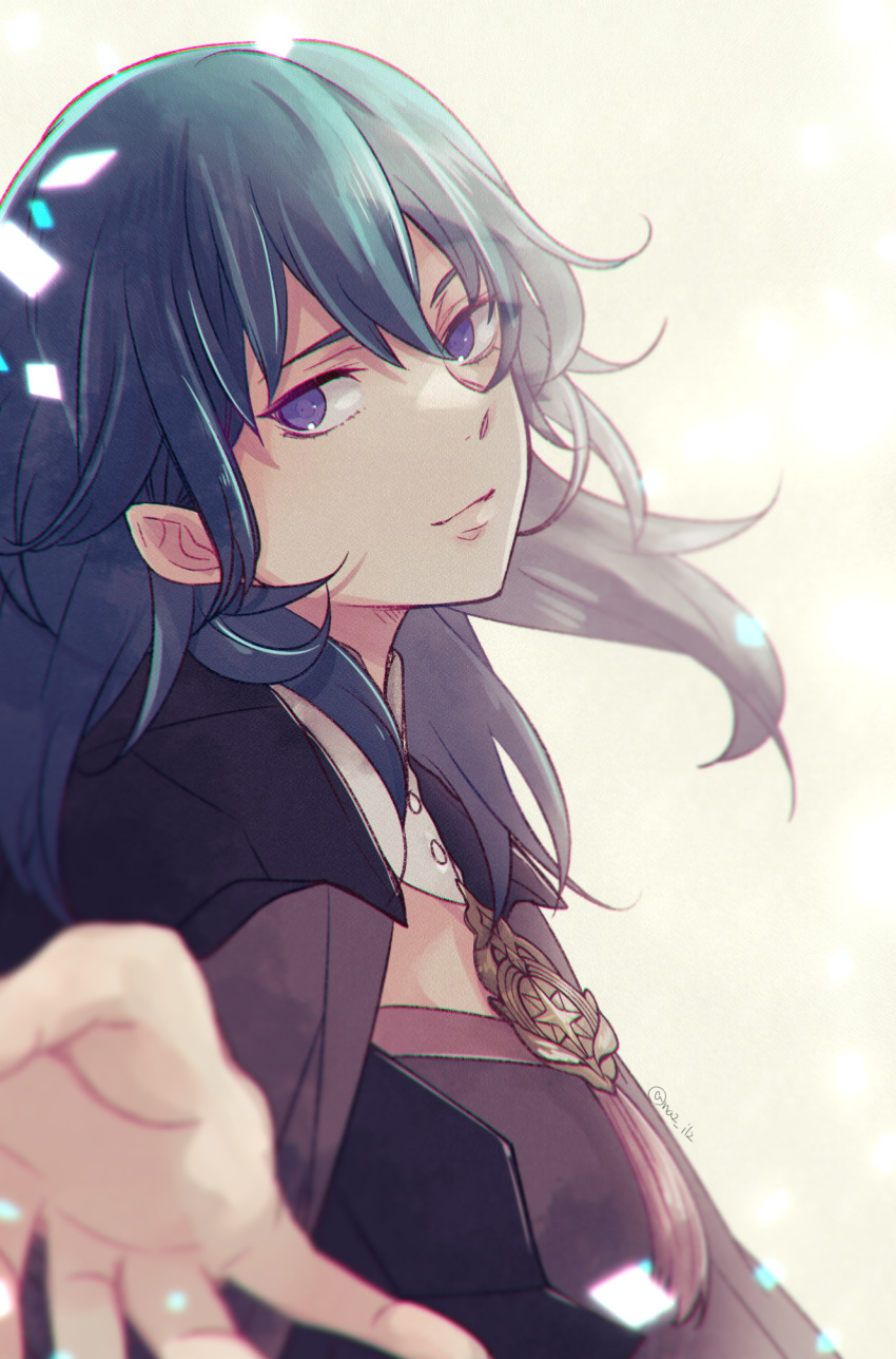 1girl, bangs, blue_eyes, blue_hair, blurry, blurry_foreground, byleth_(fire_emblem), byleth_eisner_(female)