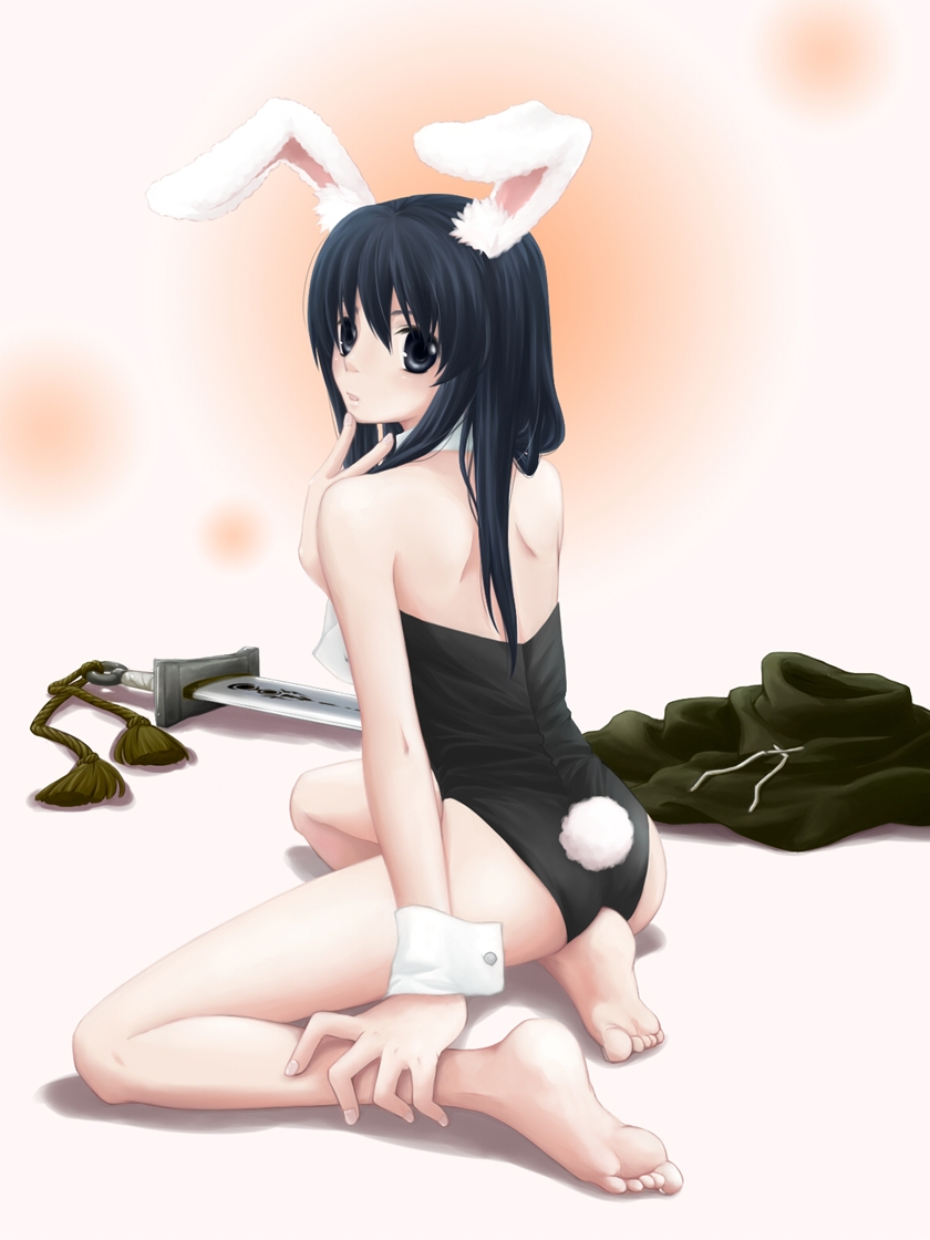 bad_id, bare_legs, barefoot, black_eyes, black_hair, boke, boris_jinneman, bunny_ears, bunnysuit, long_hair, looking_back, rabbit_ears, sword, tales_weaver, trap, weapon