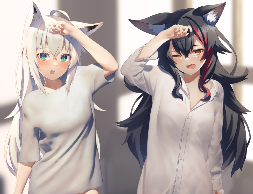 2girls, ahoge, animal_ear_fluff, animal_ears, arm_up, bangs, black_hair, blurry