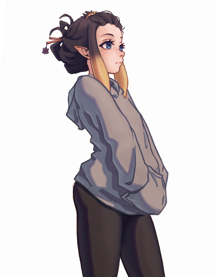 1girl, bangs, blue_eyes, hands_in_pockets, highres, hololive, hololive_english, hood