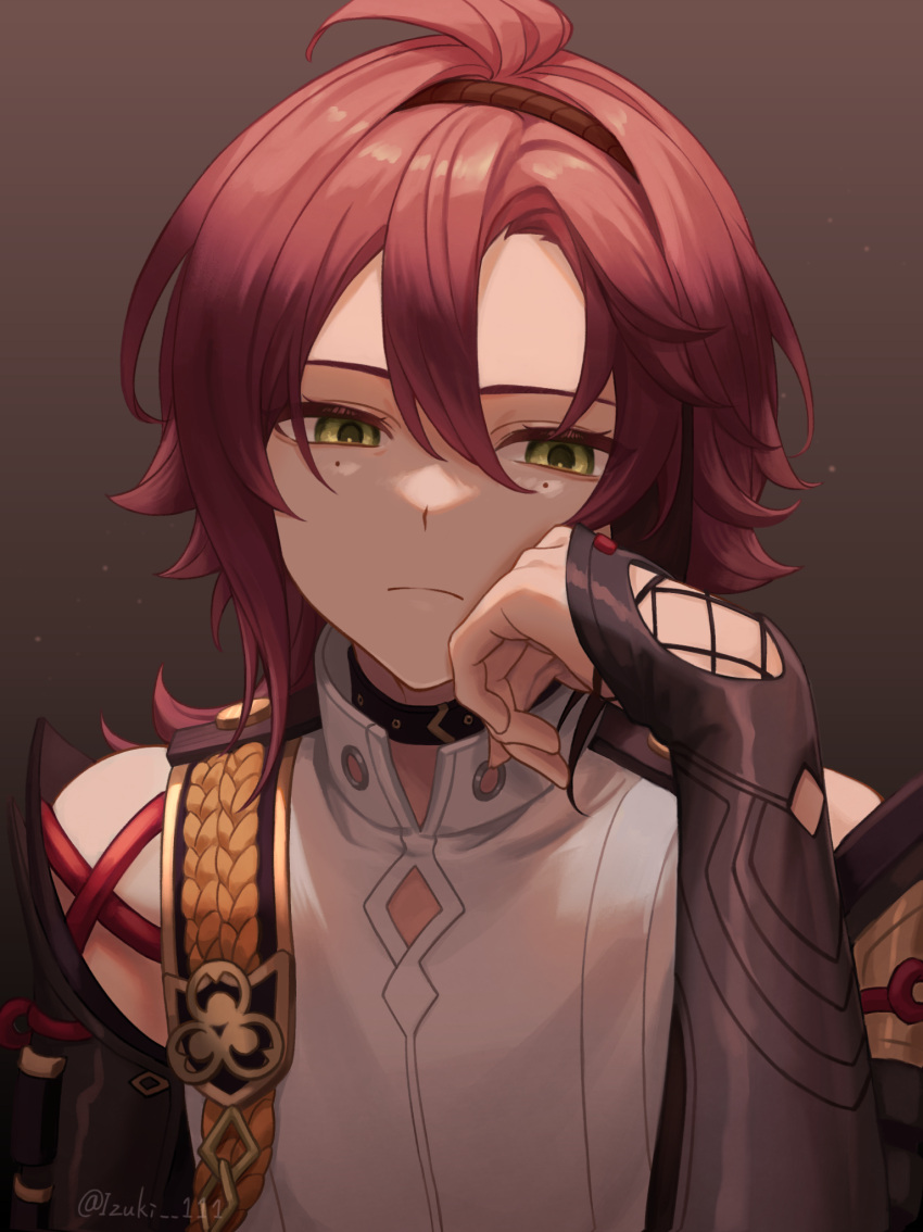 1boy, 39_iduki, armor, brown_background, genshin_impact, green_eyes, hand_on_own_cheek, hand_on_own_face