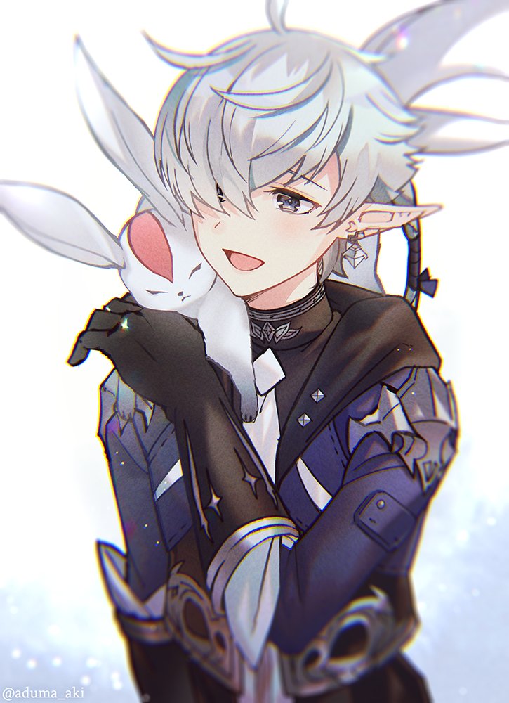 1boy, :d, adzuma_nishi, ahoge, alphinaud_leveilleur, bangs, black_gloves, blue_coat, blue_eyes, carbuncle_(final_fantasy), coat, commentary, creature, creature_on_shoulder, earclip, elbow_gloves, elezen, elf, final_fantasy, final_fantasy_xiv, gloves, grey_hair, hair_over_one_eye, hair_ribbon, hand_up, jacket, jacket_on_shoulders, male_focus, medium_hair, on_shoulder, one_eye_covered, open_mouth, pointy_ears, ponytail, ribbon, simple_background, smile, solo, swept_bangs, turtleneck, twitter_username, upper_body, white_background