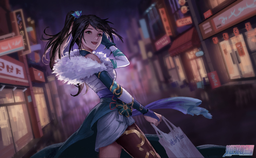 1girl, asymmetrical_legwear, asymmetrical_sleeves, bag, black_hair, from_side, fur_trim, hair_ornament, highres, holding, holding_bag, hua_jianghu_zhi_bei_mo_ting, ji_ruxue_(hua_jianghu), ji_ruxue_vstar, lantern, long_hair, medium_hair, night, open_mouth, ponytail, sarashi, shiny, shiny_hair, sign, teeth, upper_body, upper_teeth