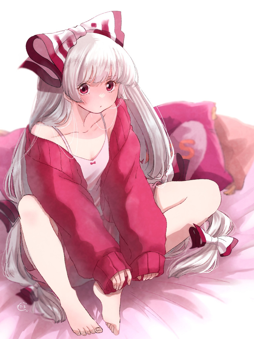 1girl, bangs, barefoot, bed, blush, bow, cushion, fujiwara_no_mokou