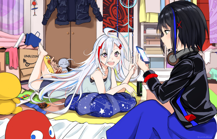 2girls, absurdres, ahoge, bangs, bare_shoulders, black_choker, black_hair, black_jacket