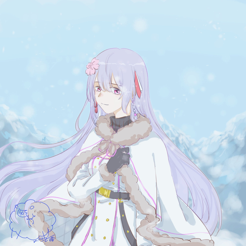 1girl, arm_at_side, artist_name, assault_lily, bangs, belt, belt_buckle, bing_bushi_ganmao_ling_z, black_belt, black_gloves, black_sweater, blue_sky, braid, breasts, buckle, buttons, capelet, closed_mouth, coat, commentary, dated, day, flower, funada_ui, fur-trimmed_capelet, fur_trim, gloves, hair_between_eyes, hair_flower, hair_ornament, hair_ribbon, hand_up, highres, long_hair, looking_at_viewer, medium_breasts, mole, mole_under_mouth, mountain, neck_ribbon, official_alternate_costume, outdoors, pink_eyes, pink_flower, pink_ribbon, purple_hair, red_ribbon, ribbon, side_braid, signature, single_braid, sky, smile, snow, snowing, solo, standing, sweater, symbol-only_commentary, tassel, tassel_hair_ornament, upper_body, very_long_hair, white_capelet, white_coat, white_ribbon, winter, winter_clothes