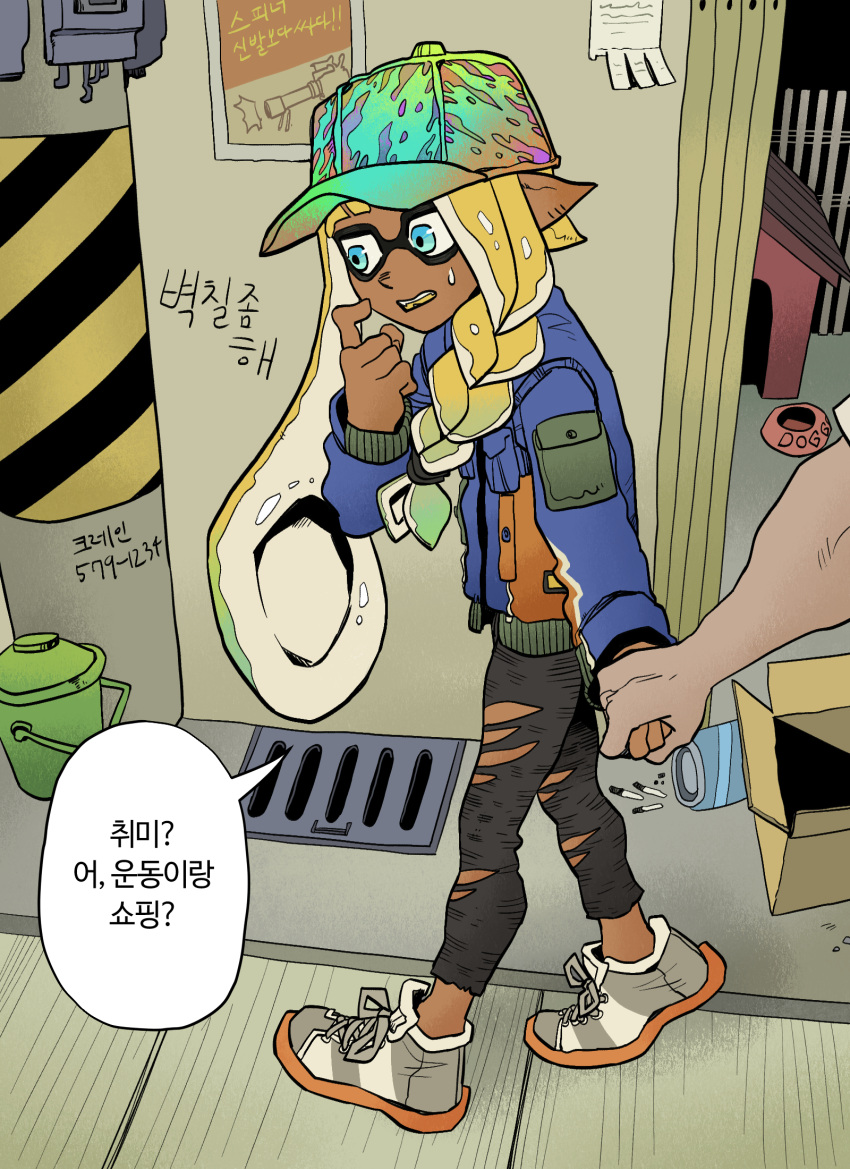 1boy, against_wall, alley, androgynous, asymmetrical_hair, baseball_cap, black_pants, blue_eyes