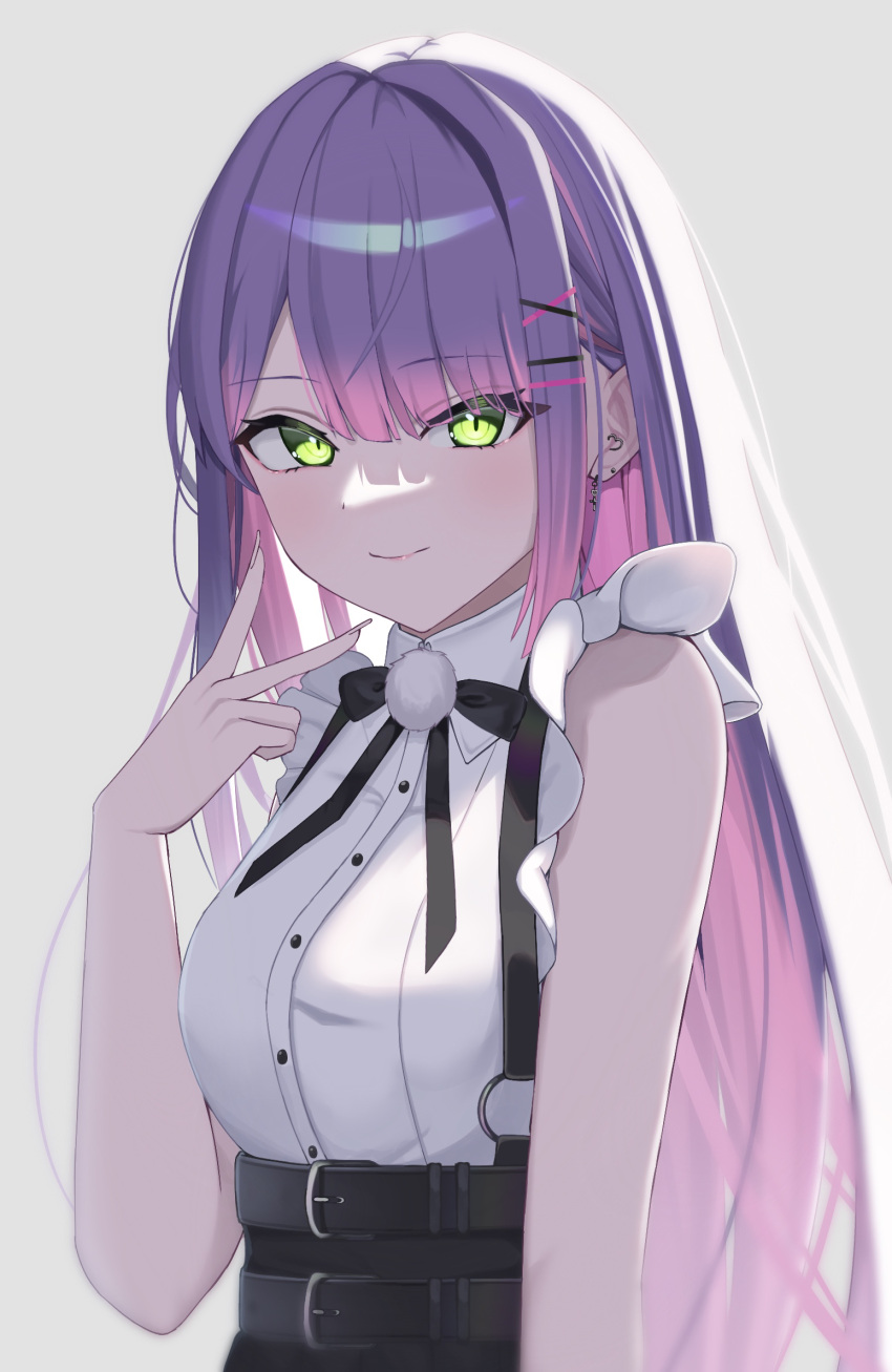 1girl, bangs, belt, black_belt, black_bow, black_bowtie, black_skirt, blunt_bangs, bow, bowtie, breasts, closed_mouth, collared_shirt, cross, cross_earrings, ear_piercing, earrings, green_eyes, grey_background, hair_ornament, hairclip, hand_up, heart, heart_earrings, highres, hololive, jewelry, jirai_kei, long_hair, looking_at_viewer, medium_breasts, o-e331, piercing, pom_pom_(clothes), purple_hair, shirt, simple_background, skirt, sleeveless, sleeveless_shirt, smile, solo, suspender_skirt, suspenders, tokoyami_towa, upper_body, v, virtual_youtuber, white_shirt, x_hair_ornament
