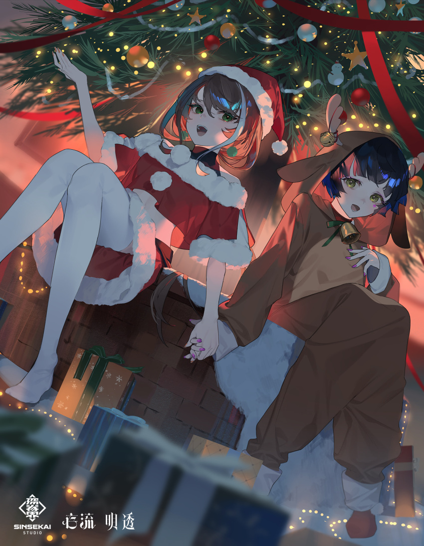 2girls, aru_(sinsekai), asu_(sinsekai), bangs, bell, black_hair, christmas, christmas_lights
