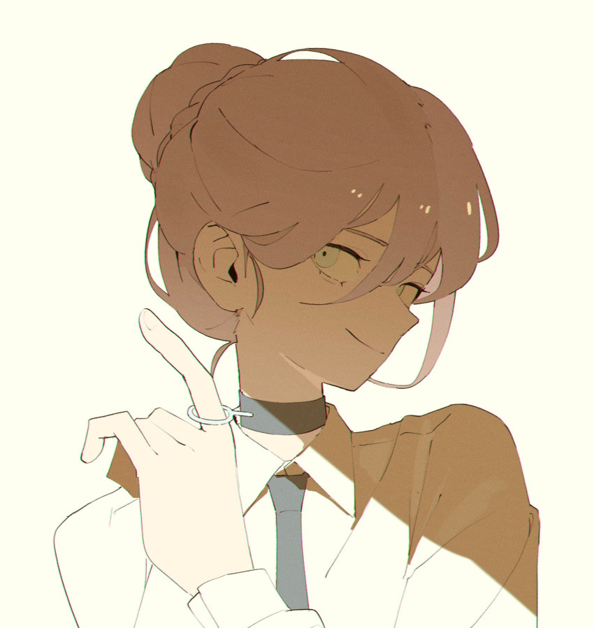 1girl, black_choker, black_necktie, chainsaw_man, choker, collared_shirt, green_eyes, grenade_pin