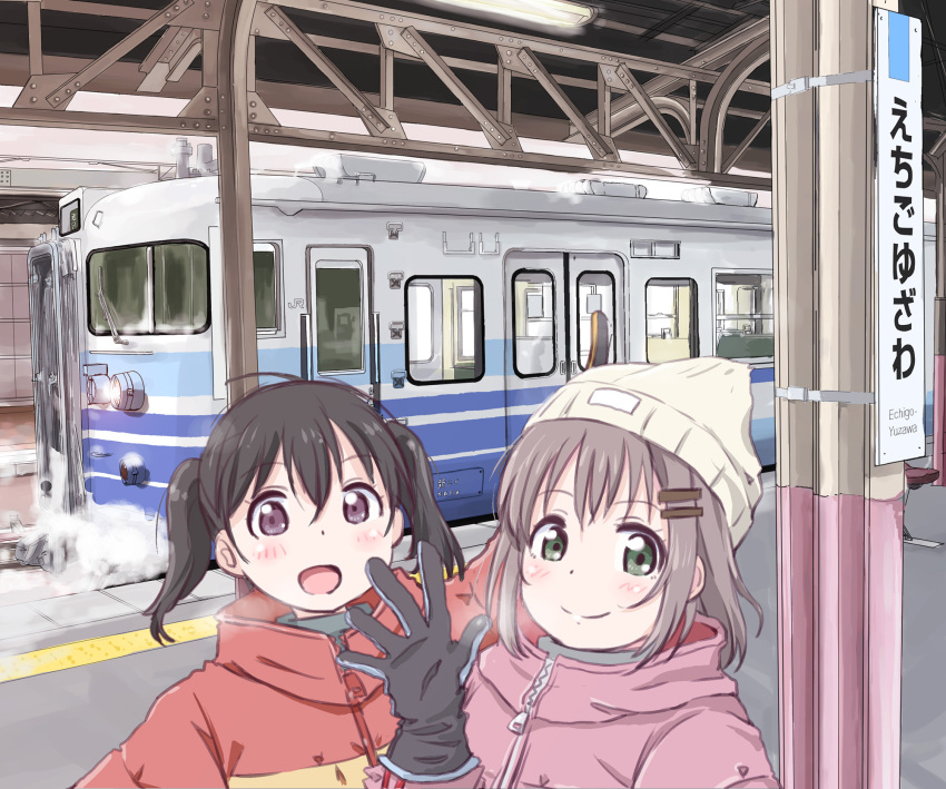 115_series, 2girls, beanie, black_hair, blush, brown_hair, gloves, green_eyes