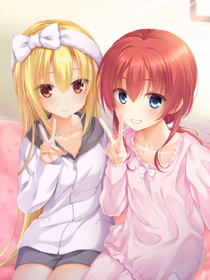 2girls, arihara_nanami, bangs, black_shorts, blonde_hair, blue_eyes, blush, bow