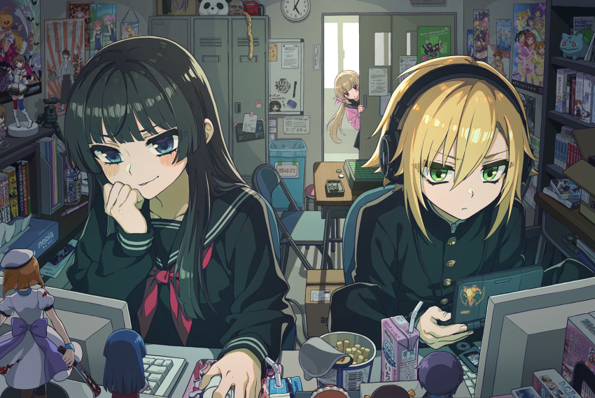 1boy, 2girls, akaza_akari, amazon_(company), asahina_mikuru, black_hair, black_sailor_collar, black_serafuku