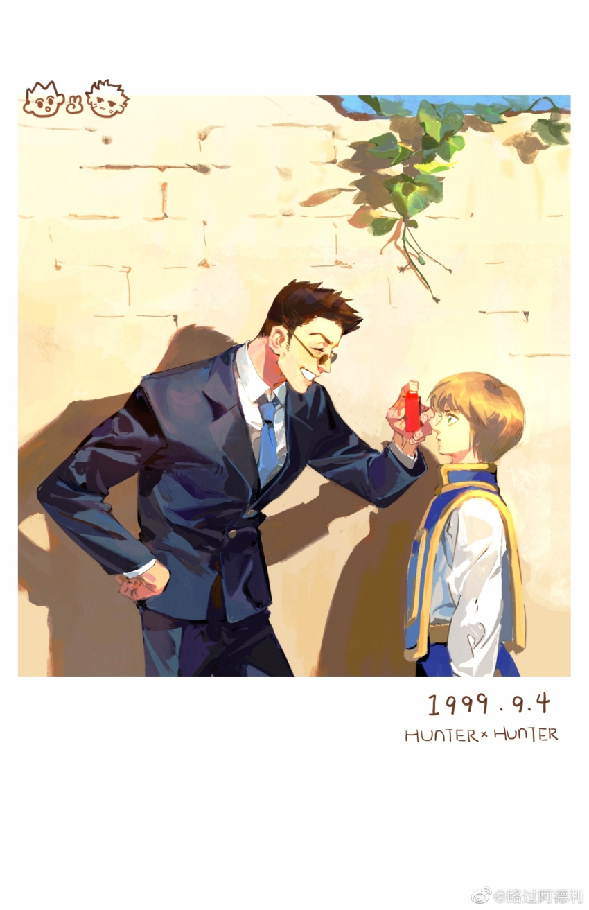 2boys, black_hair, blonde_hair, business_suit, chibi, chibi_inset, dated, formal