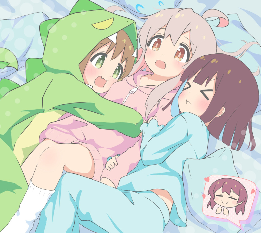 >_<, 4girls, :d, :o, :t, ahoge, blue_hair, blue_pajamas