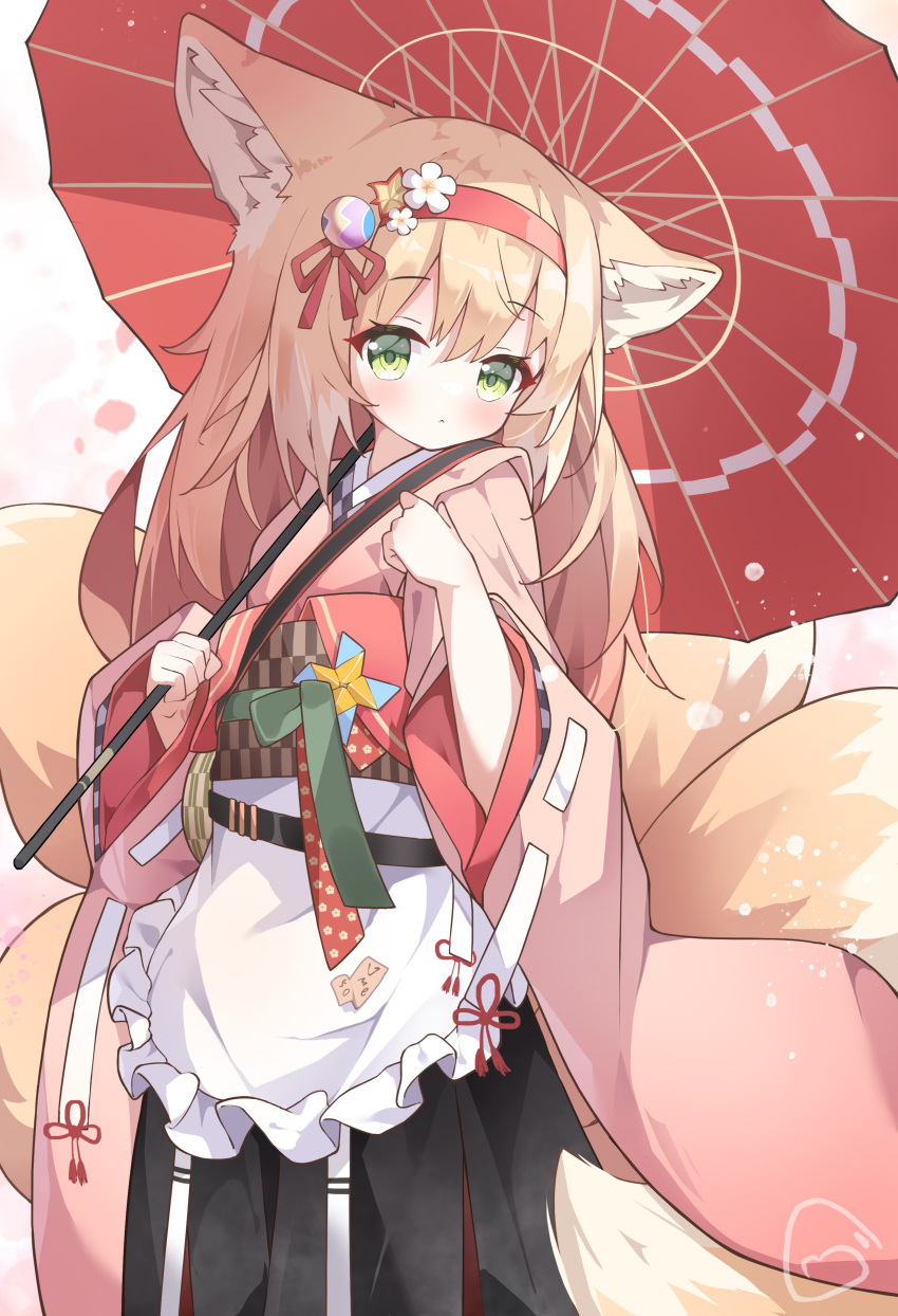 1girl, absurdres, animal_ear_fluff, animal_ears, apron, arknights, black_hakama, blonde_hair, blush, chinese_commentary, flower, fox_ears, fox_girl, fox_tail, frilled_apron, frills, green_eyes, hair_flower, hair_ornament, hairband, hakama, hakama_skirt, highres, holding, holding_umbrella, japanese_clothes, kimono, kitsune, kyuubi, light_blush, multiple_tails, official_alternate_costume, oil-paper_umbrella, pink_kimono, pinwheel, red_hairband, red_umbrella, skirt, solo, standing, suzuran_(arknights), suzuran_(yukibare)_(arknights), tail, umbrella, vanishedstar, waist_apron, white_apron