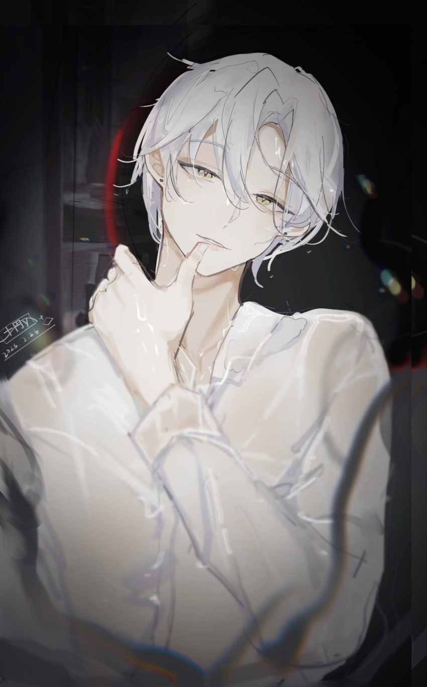 1boy, absurdres, bishounen, earrings, half-closed_eye, highres, jewelry, long_sleeves, looking_at_viewer, male_focus, shirt, short_hair, smile, solo, stud_earrings, upper_body, welcome_to_the_nightmare_live, wen_jianyan, white_hair, white_shirt, xiangzuoxianshengmao, yellow_eyes