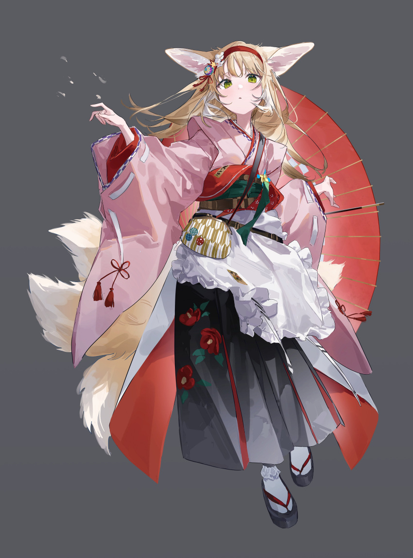1girl, absurdres, animal_ears, apron, arknights, bangs, black_footwear, black_hakama, black_skirt, blonde_hair, coin_purse, floral_print, flower, fox_ears, fox_girl, fox_tail, frilled_apron, frills, full_body, green_eyes, grey_background, hair_flower, hair_ornament, hairband, hakama, hakama_skirt, hands_up, highres, japanese_clothes, kimono, kyuubi, long_hair, long_sleeves, looking_at_viewer, lyas, multiple_tails, obi, oil-paper_umbrella, okobo, parted_lips, pink_kimono, red_hairband, red_umbrella, rose_print, sash, skirt, socks, solo, standing, suzuran_(arknights), suzuran_(yukibare)_(arknights), tabi, tail, tassel, umbrella, waist_apron, white_apron, white_socks, wide_sleeves