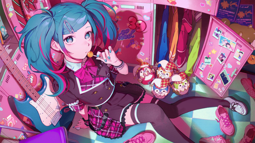 1girl, 39, absurdres, apple_pie, argyle, argyle_hat, arm_at_side, arm_support