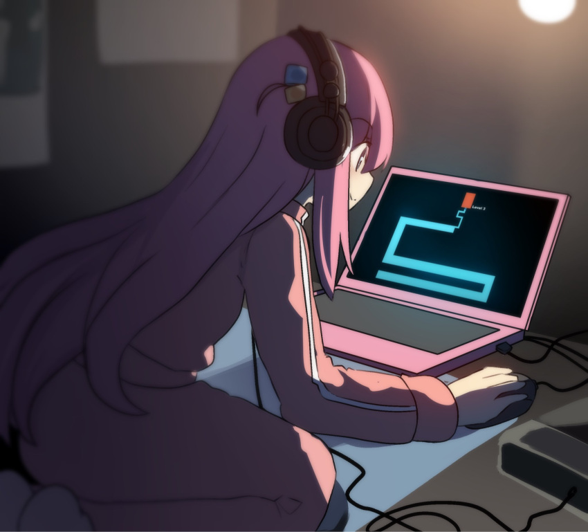 1girl, bocchi_the_rock!, computer, gotou_hitori, headphones, highres, hinghoi, jacket