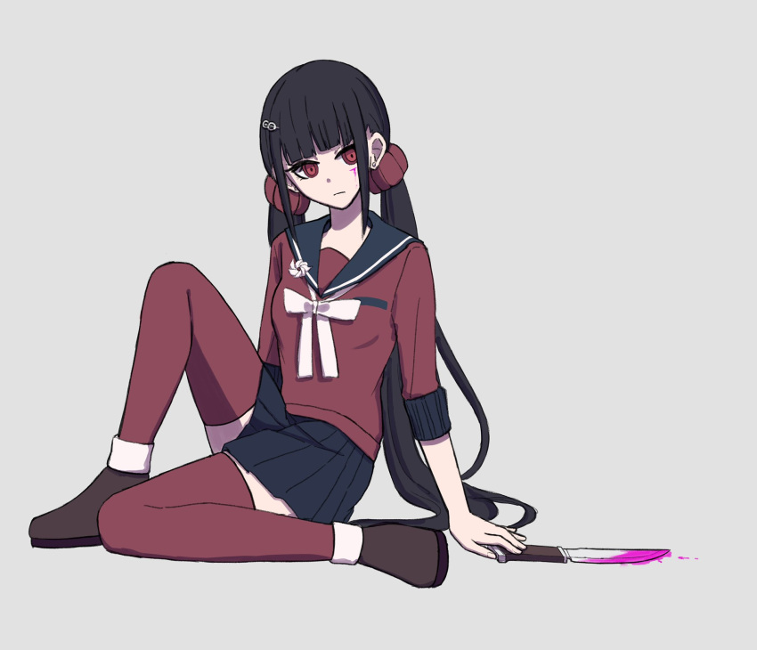 1girl, arironpawa, black_hair, black_sailor_collar, blood, bow, bowtie, breast_pocket, breasts, brown_footwear, closed_mouth, danganronpa_(series), danganronpa_v3:_killing_harmony, earrings, grey_background, hair_ornament, hair_scrunchie, hairclip, harukawa_maki, highres, jewelry, knee_up, knife, long_hair, medium_breasts, miniskirt, pink_blood, pocket, red_eyes, red_scrunchie, red_shirt, red_skirt, red_thighhighs, sailor_collar, scrunchie, shirt, shoes, simple_background, sitting, skirt, solo, thigh-highs, white_bow, white_bowtie