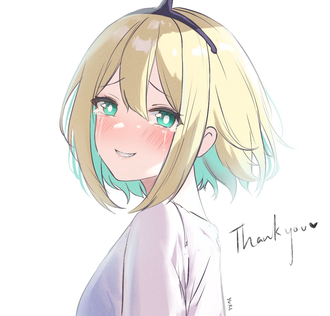 1girl, amano_pikamee, black_hairband, blonde_hair, bright_pupils, colored_inner_hair, green_eyes, green_hair, hairband, multicolored_hair, rikudou_yura_(artist), sharp_teeth, short_hair, solo, tears, teeth, thank_you, two-tone_hair, virtual_youtuber, voms, white_pupils