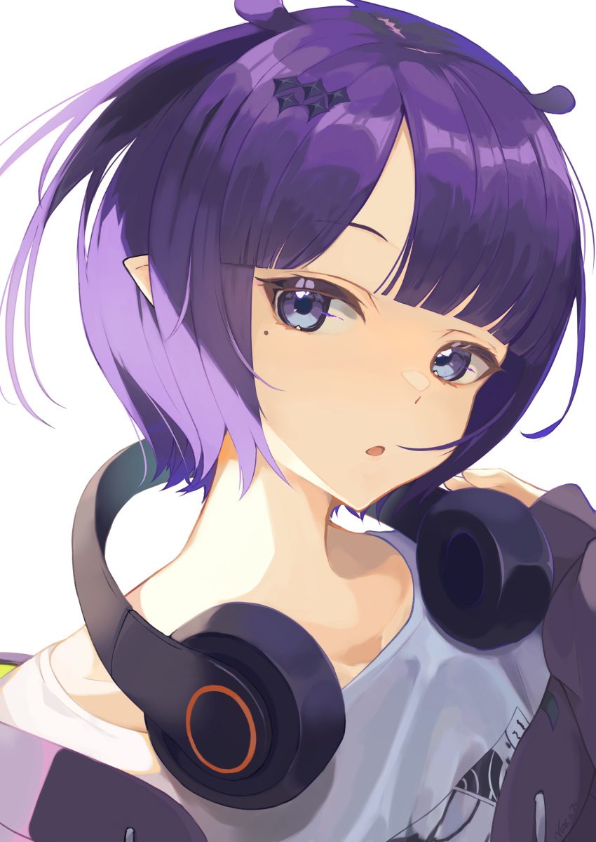 1girl, :o, absurdres, blue_eyes, blunt_bangs, from_side, grey_hood, grey_hoodie, grey_jacket, headphones, headphones_around_neck, highres, hololive, hololive_english, hood, hoodie, jacket, looking_at_viewer, mole, mole_under_eye, nazca_(yhan_mie), ninomae_ina'nis, ninomae_ina'nis_(5th_costume), official_alternate_costume, official_alternate_hair_length, official_alternate_hairstyle, open_clothes, open_jacket, open_mouth, parted_bangs, pixie_cut, pointy_ears, print_shirt, purple_hair, shirt, short_hair, sideways_glance, solo, surprised, swept_bangs, t-shirt, upper_body, virtual_youtuber, white_shirt