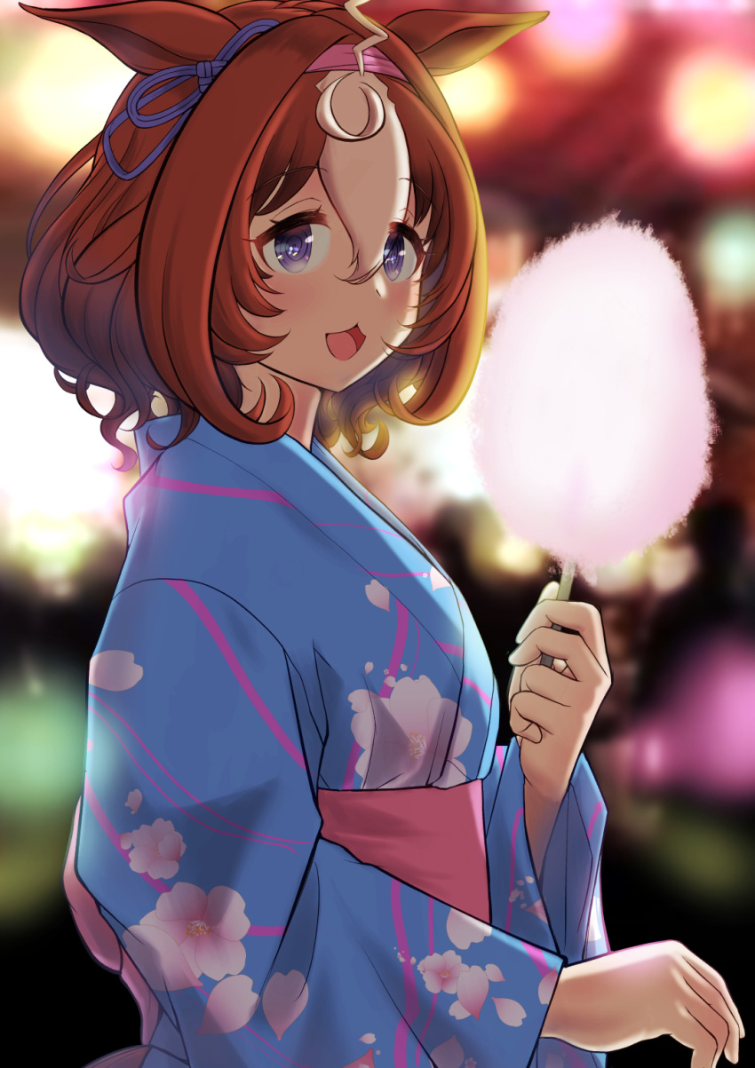 1girl, ahoge, animal_ears, blue_eyes, blue_kimono, blurry, blurry_background, brown_hair, cherry_blossom_print, cotton_candy, ear_ribbon, floral_print, hairband, highres, horse_ears, horse_girl, japanese_clothes, kimono, long_sleeves, meisho_doto_(umamusume), multicolored_hair, open_mouth, outdoors, pink_hairband, solo, streaked_hair, umamusume, white_hair, yamano_boriko, yukata