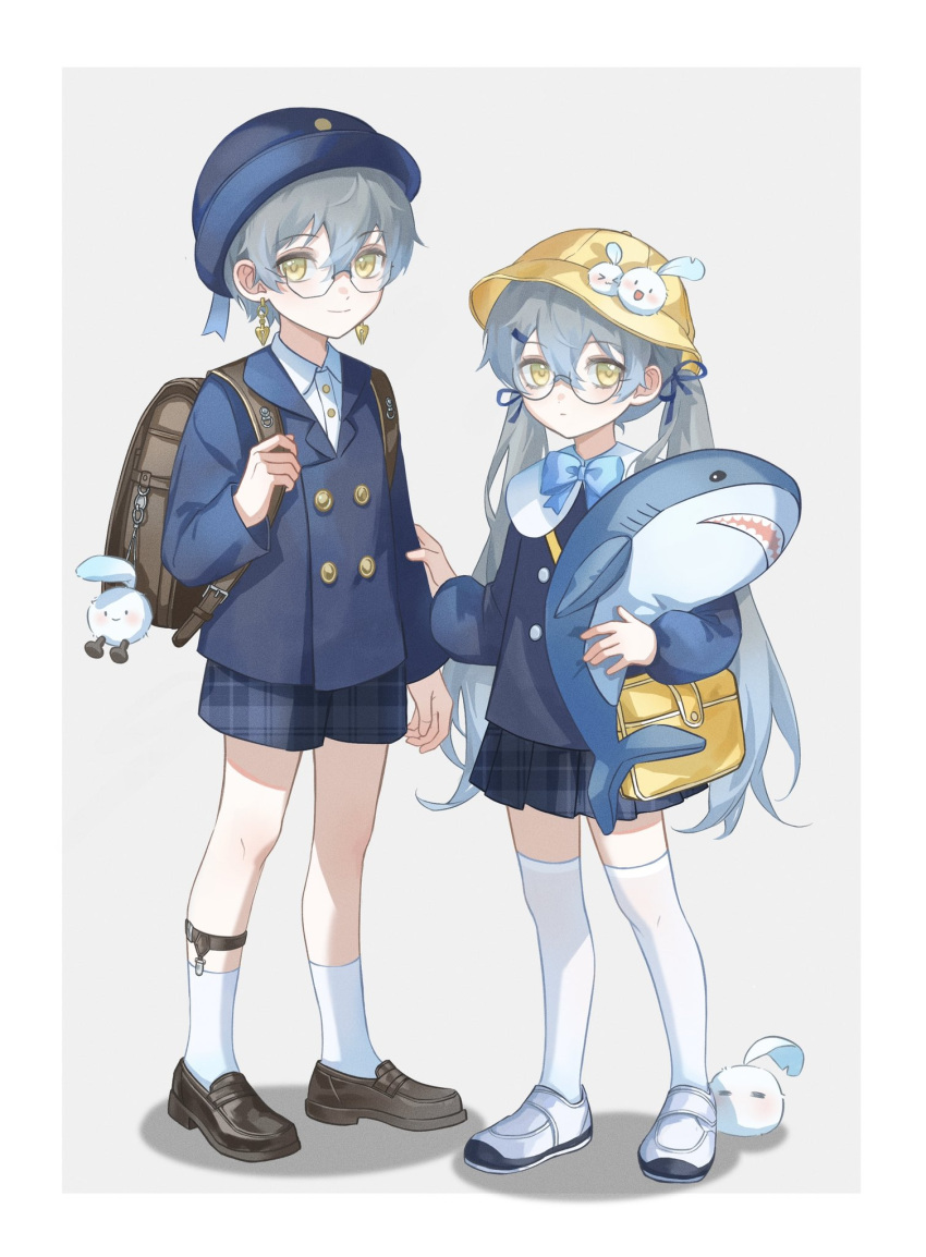 >_<, 1boy, 1girl, :d, aged_down, backpack, bag, bag_charm