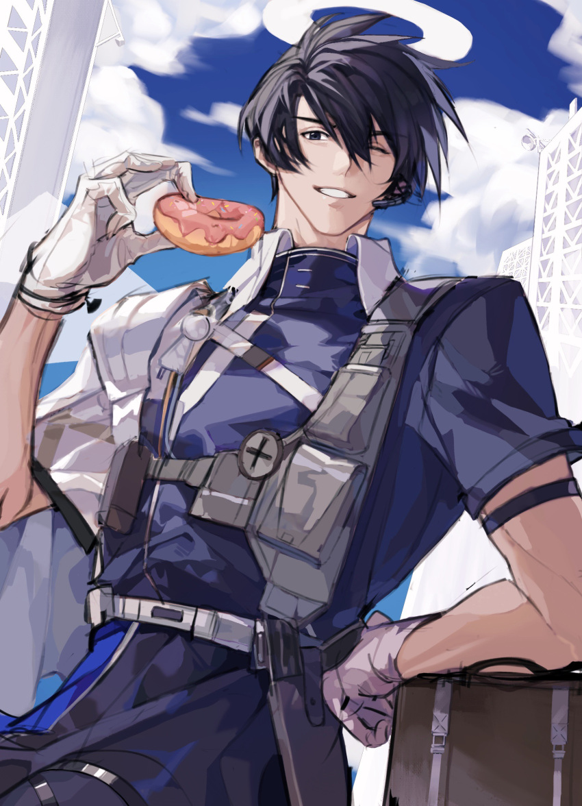1boy, arknights, black_eyes, black_hair, blue_shirt, blue_sky, chexiuxiuxiu, clouds, cloudy_sky, commentary_request, day, doughnut, food, gloves, grin, hair_between_eyes, halo, hand_on_own_hip, hand_up, headset, highres, holding, holding_food, insider_(arknights), looking_at_viewer, male_focus, one_eye_closed, outdoors, shirt, short_sleeves, sky, smile, solo, white_gloves