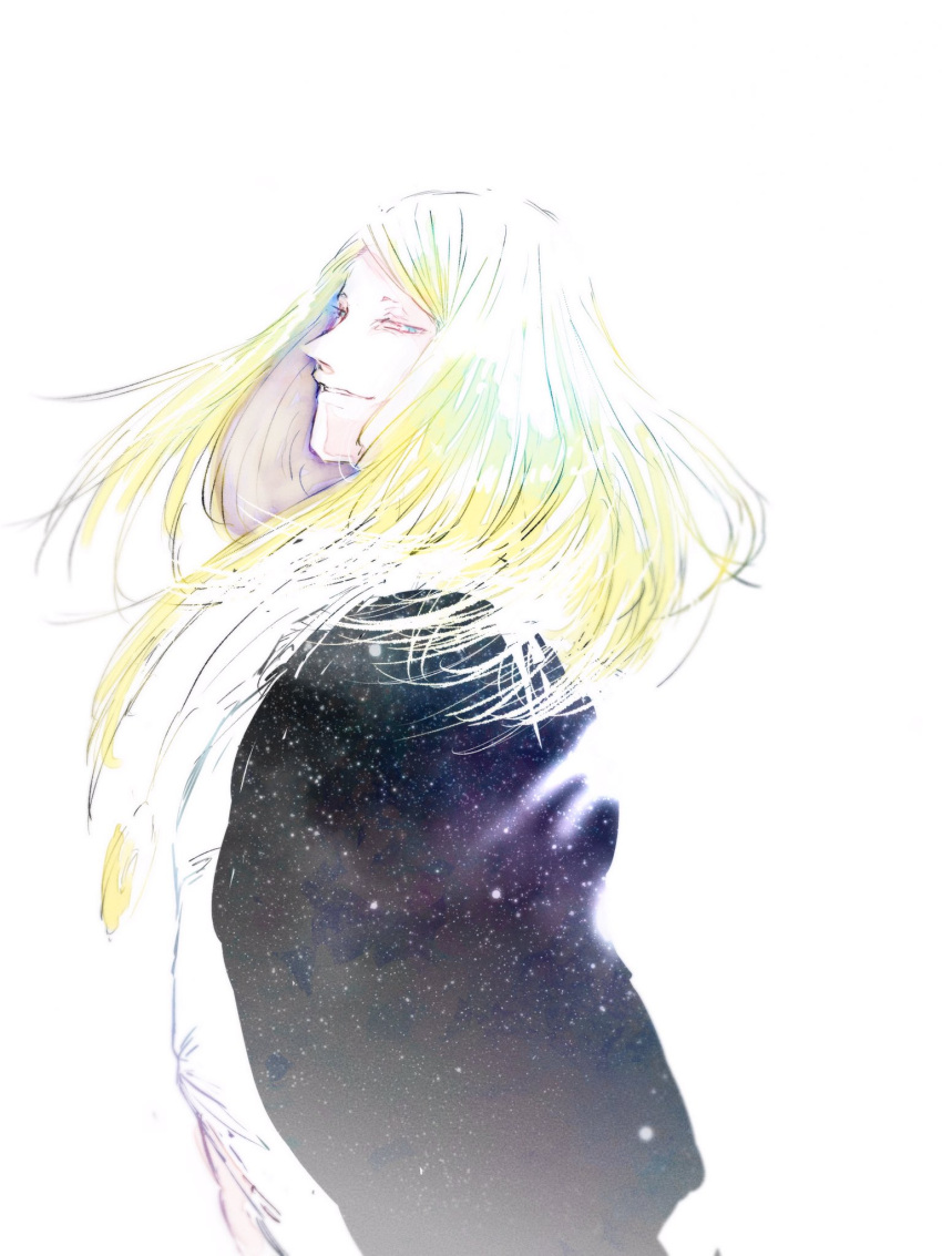 1boy, black_jacket, blonde_hair, blue_eyes, fate/grand_order, fate_(series), from_side, highres, jacket, jewelry, long_hair, looking_at_viewer, male_focus, medallion, necklace, no_eyewear, open_clothes, open_jacket, shirt, simple_background, smile, solo, tamano_fuukei, tezcatlipoca_(fate), upper_body, white_background, white_shirt