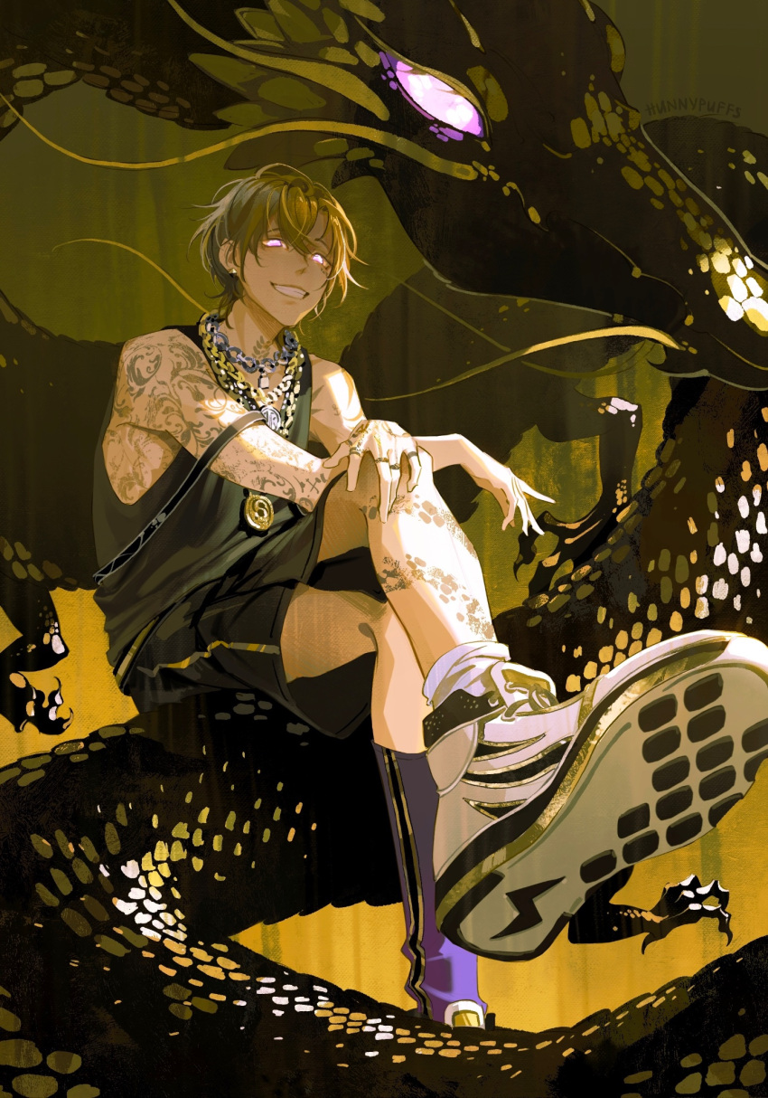 1boy, arm_tattoo, black_background, black_shorts, black_tank_top, blonde_hair, chain, chain_necklace, dragon, full_body, highres, jewelry, kuzuryu_chisei, leg_tattoo, looking_at_viewer, male_focus, multicolored_background, neck_tattoo, necklace, paradox_live, pink_eyes, ring, shannon_xie, shoes, shorts, smile, sneakers, socks, solo, tank_top, tattoo, teeth, twitter_username, white_footwear, white_socks, yellow_background