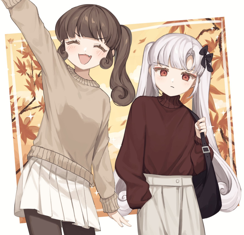 2girls, :3, arm_up, black_bow, bloody_vera, blush, bow, brown_pantyhose