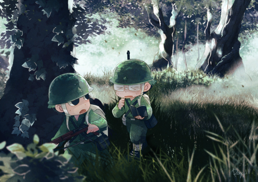 >_<, 2boys, black_bag, black_eyes, black_footwear, character_request, combat_helmet, dot_nose