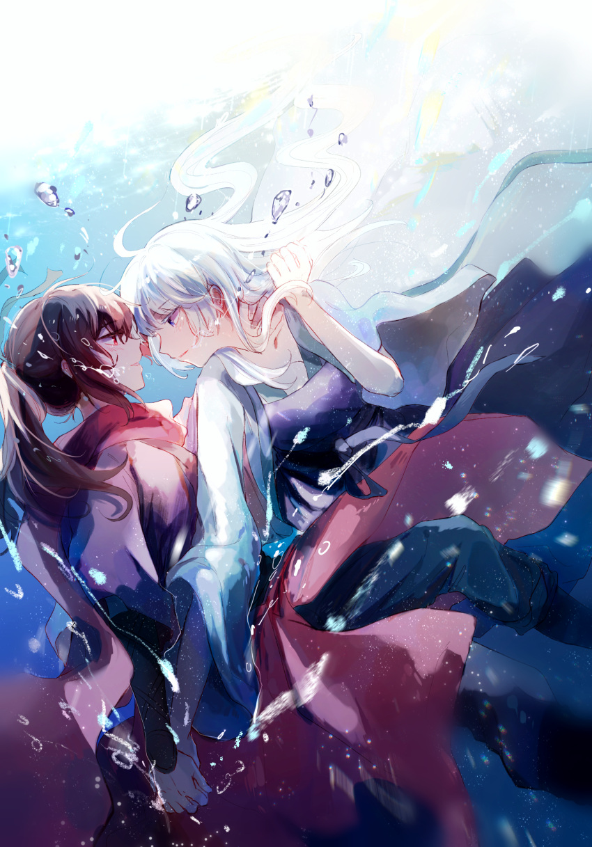 2girls, air_bubble, bai_yuxiu, brown_hair, bubble, canis428, feng_ling'er, fengling_yuxiu