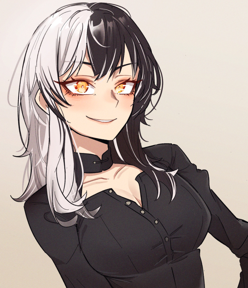 1girl, black_collar, black_hair, black_shirt, black_sleeves, collar, highres, hololive, hololive_english, long_sleeves, looking_at_viewer, medium_hair, multicolored_hair, nokaa_aru, shiori_novella, shirt, sidelocks, smile, solo, split-color_hair, virtual_youtuber, white_background, white_hair, yellow_eyes