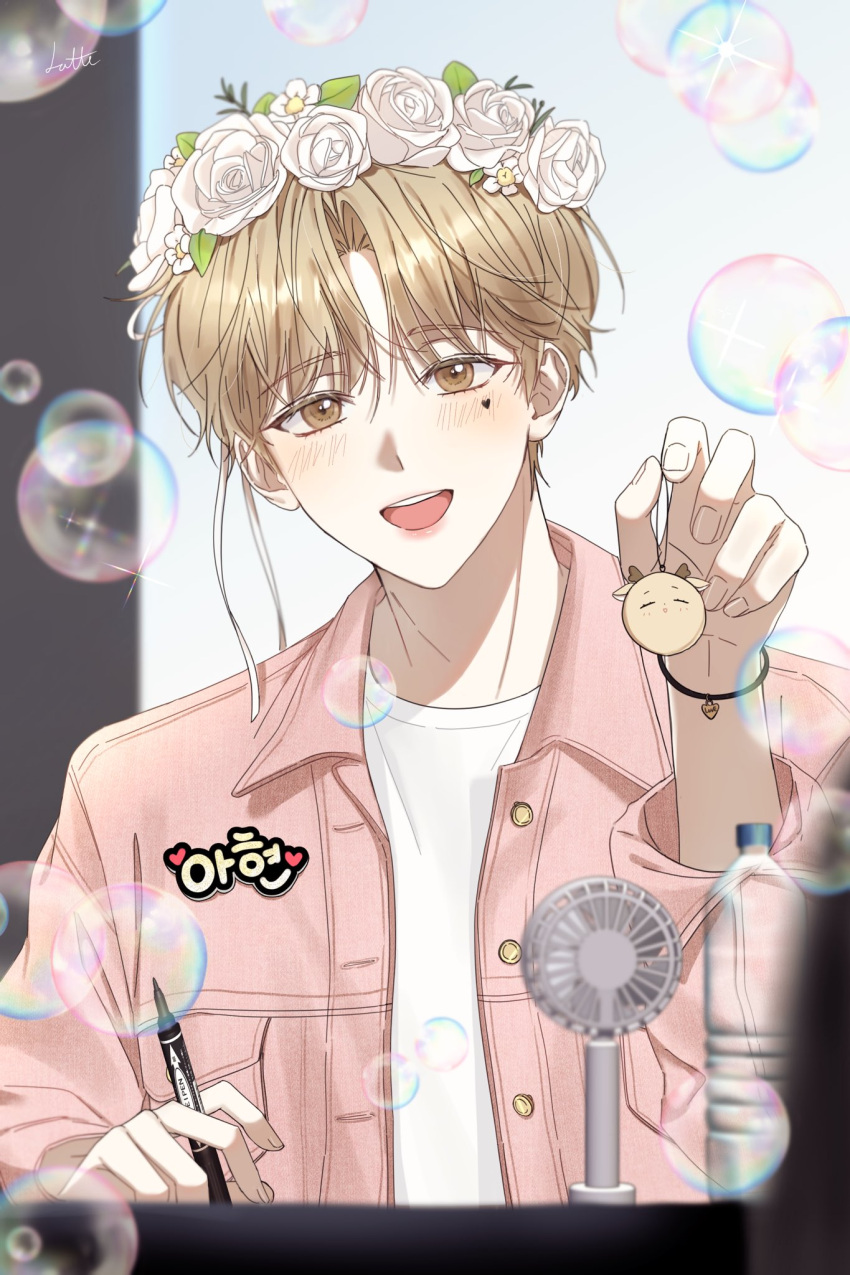 1boy, bishounen, blonde_hair, blurry, blurry_background, blush, brown_eyes, bubble, debwi_mos_hamyeon_jugneun_byeong_geollim, facial_mark, flower_wreath, girly_boy, glint, heart, heart_facial_mark, highres, latte_0320, looking_at_viewer, male_focus, open_mouth, pov, seon_ahyun, short_hair, smile, solo, sparkle, upper_body