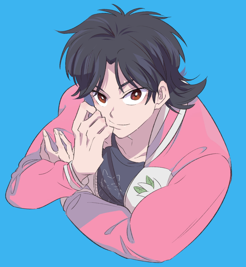 1girl, black_hair, black_shirt, blue_background, brown_eyes, closed_mouth, commentary_request, crossed_arms
