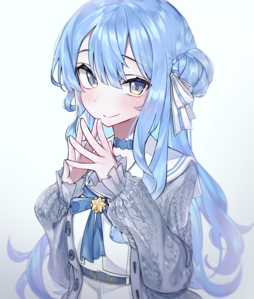 1girl, aran_sweater, belt, blue_belt, blue_bow, blue_bowtie, blue_choker, blue_eyes