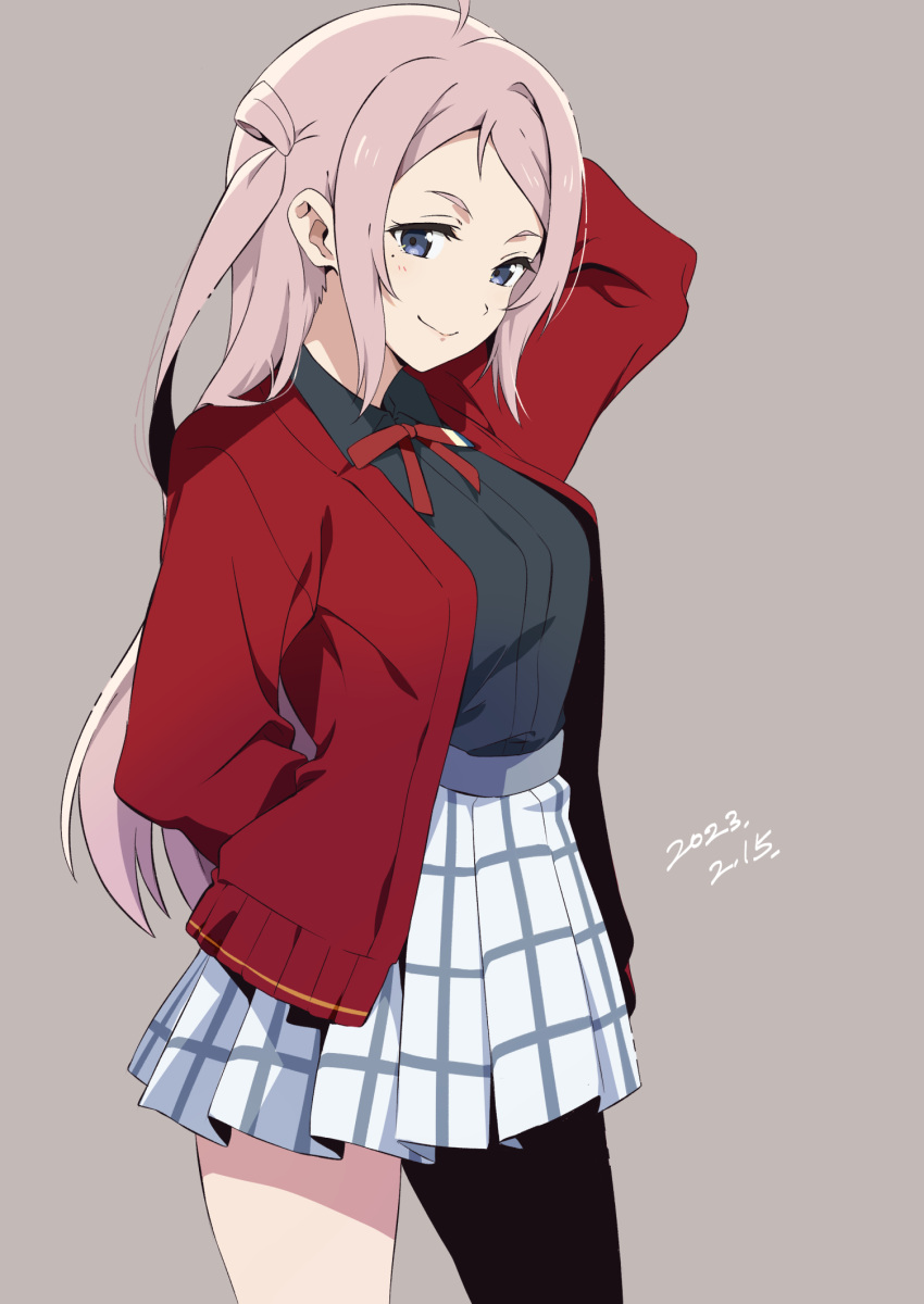 1girl, arm_behind_back, arm_up, black_shirt, blue_eyes, closed_mouth, collared_shirt, commentary_request