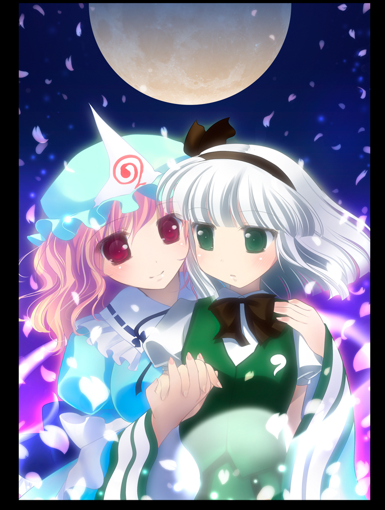 bangs, blunt_bangs, blush, bob_cut, full_moon, green_eyes, hairband, hand_on_shoulder