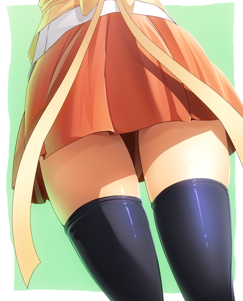 belt, black_legwear, bow, close-up, from_behind, green_background, hokuto_shinken, jewel_pet