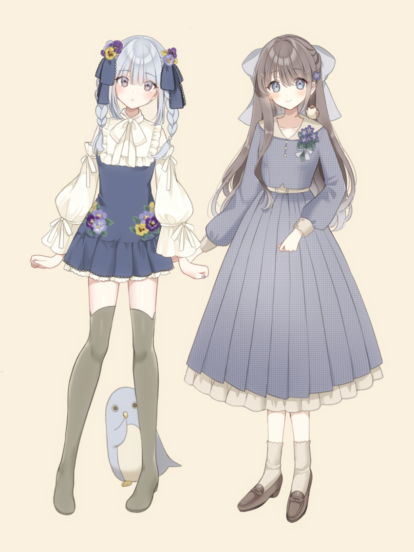 2girls, animal, animal_on_shoulder, belt, bird, bird_on_shoulder, blue_eyes, blush