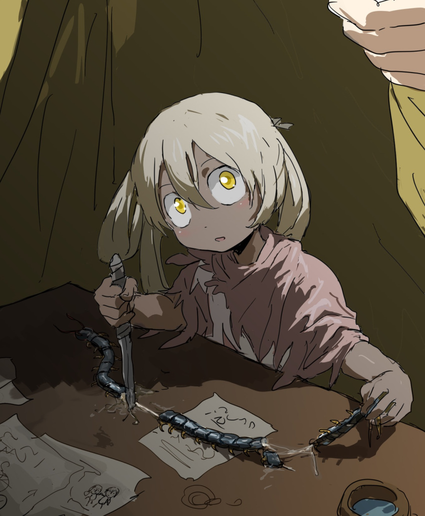 1girl, animal, blonde_hair, bug, centipede, child's_drawing, chinese_commentary, commentary_request