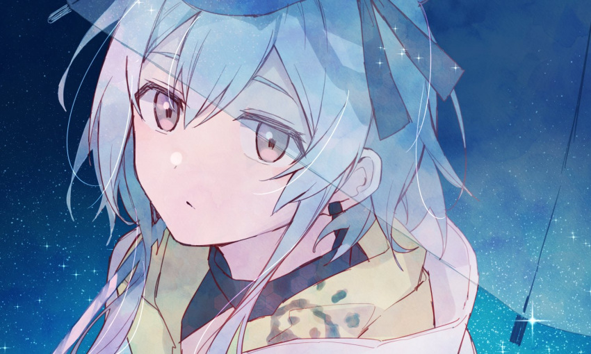 1boy, arknights, black_ribbon, black_shirt, blue_hair, cloak, commentary, gradient_hair, hat, hat_ribbon, jacket, light_blue_hair, light_frown, looking_at_viewer, male_focus, mizuki_(arknights), multicolored_hair, night, night_sky, one-hour_drawing_challenge, pink_eyes, pink_hair, profile, ribbon, sae1293, shirt, short_hair, short_hair_with_long_locks, sky, solo, star_(sky), starry_sky, transparent, transparent_umbrella, umbrella, upper_body, white_cloak, yellow_jacket
