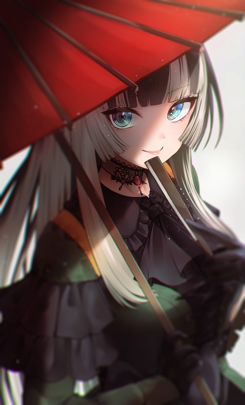 1girl, absurdres, black_choker, black_dress, black_gloves, black_hair, blue_eyes, choker, dress, gloves, gothic_lolita, grey_hair, highres, holding, holding_umbrella, hololive, juufuutei_raden, lace-trimmed_choker, lace_trim, lolita_fashion, long_hair, multicolored_hair, nisi_ki_no, sidelocks, smile, solo, streaked_hair, umbrella, virtual_youtuber, white_background