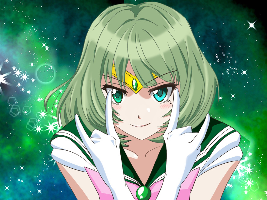 1girl, bishoujo_senshi_sailor_moon, blue_eyes, bow, closed_mouth, collarbone, cosplay, elbow_gloves, gloves, green_background, green_eyes, green_hair, green_sailor_collar, heterochromia, highres, hoshii_mikage, idolmaster, idolmaster_cinderella_girls, idolmaster_cinderella_girls_starlight_stage, looking_at_viewer, magical_girl, mole, mole_under_eye, pink_bow, sailor_collar, sailor_jupiter, sailor_jupiter_(cosplay), sailor_senshi_uniform, shirt, short_hair, smile, solo, sparkle, takagaki_kaede, tiara, upper_body, v-shaped_eyebrows, white_gloves, white_shirt
