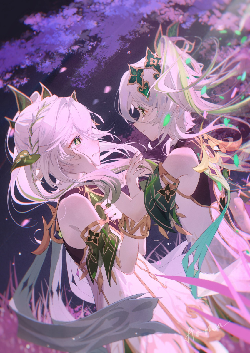 2girls, aoma_(xuanzexuexi), dutch_angle, genshin_impact, green_eyes, highres, long_hair, multiple_girls